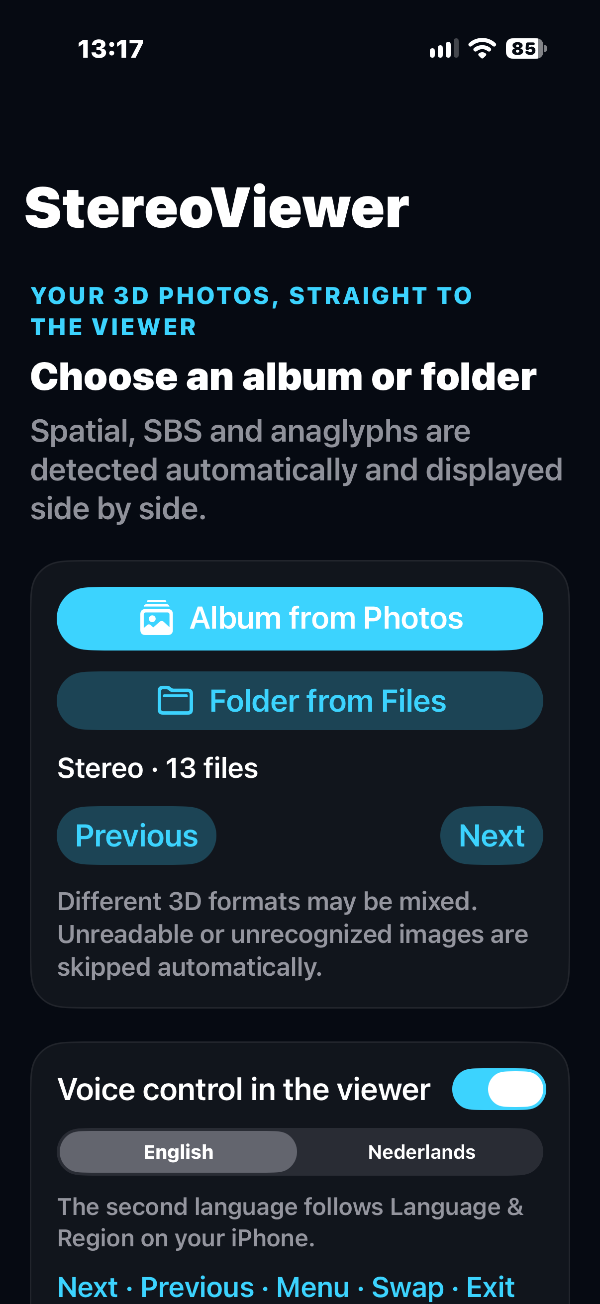 StereoViewer start screen with Photos album and Files folder selection and optional voice control