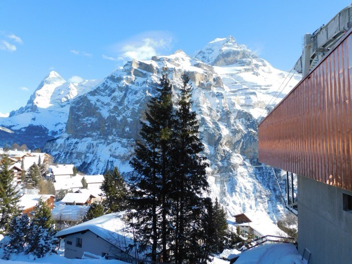 Mürren, the gondola and the Alps